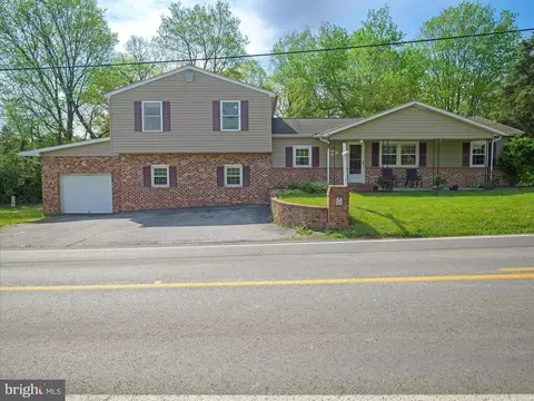 2986 Tabler Sta, Martinsburg, WV 25403
