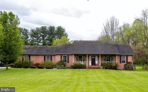 63 Sharons Ln, Martinsburg, WV 25403