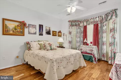 Bedroom - 93 Radcliff Ln, Falling Waters, WV 25419 photo 2 of 2