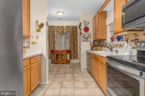 Entry Way - 93 Radcliff Ln, Falling Waters, WV 25419 photo 5 of 5