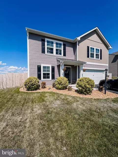 246 Luxor Ct, Bunker Hill, WV 25413