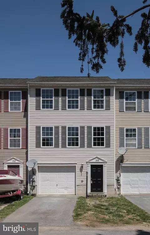 148 Topaz Ln, Bunker Hill, WV 25413
