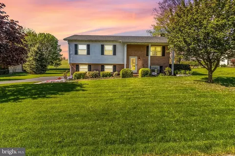 72 Cimarron Dr, Martinsburg, WV 25405