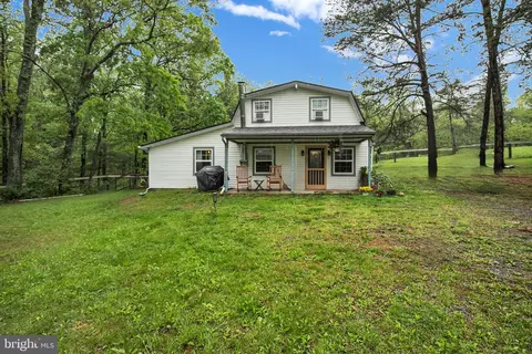 1112 Conservation Dr, Hedgesville, WV 25427