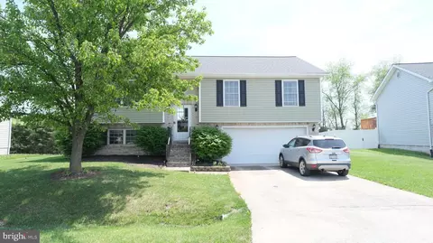 210 Ford Cir, Inwood, WV 25428