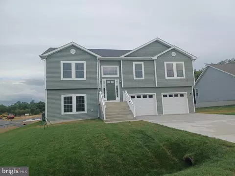 1424 Prentiss Point Pkwy, Martinsburg, WV 25401