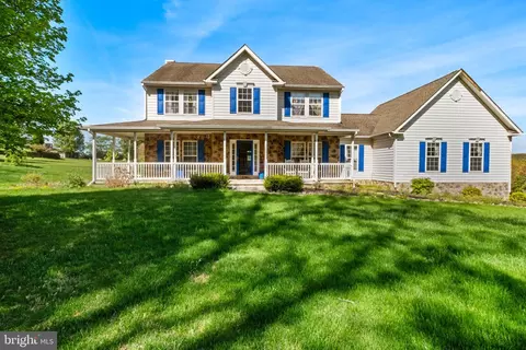 25 Holden Dr, Martinsburg, WV 25403