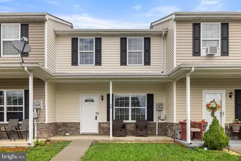 48 Lobo Ln, Inwood, WV 25428