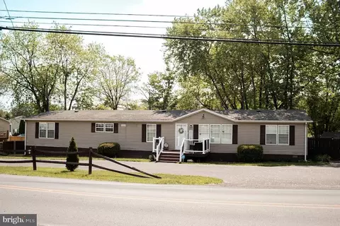 406 Jenny Wren Dr, Martinsburg, WV 25404