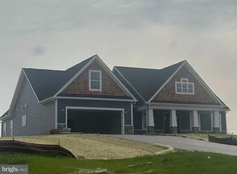 53 Falkirk Dr, Martinsburg, WV 25403