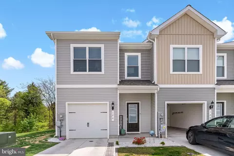 124 Paddington St, Falling Waters, WV 25419