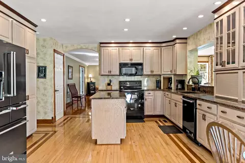 Kitchen - 134 Tufts Ln, Falling Waters, WV 25419 photo 2 of 7