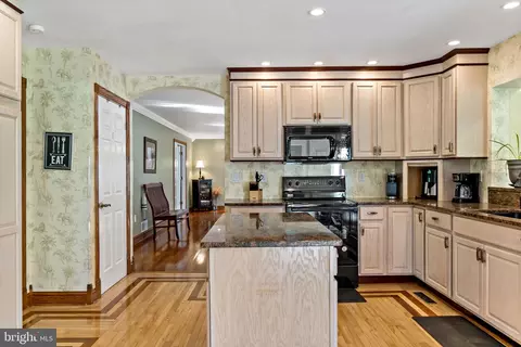 Kitchen - 134 Tufts Ln, Falling Waters, WV 25419 photo 3 of 7