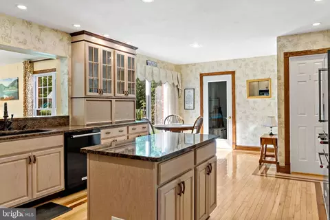 Kitchen - 134 Tufts Ln, Falling Waters, WV 25419 photo 4 of 7