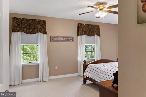Bedroom - 134 Tufts Ln, Falling Waters, WV 25419 photo 10 of 11