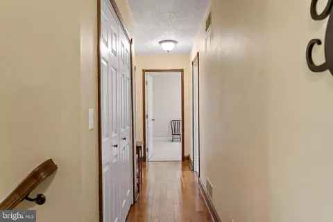 Entry Way - 134 Tufts Ln, Falling Waters, WV 25419 photo 6 of 8