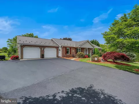 244 Jeanna Ln, Falling Waters, WV 25419