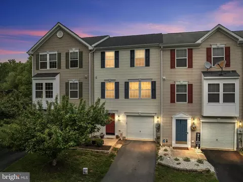 227 Scarboro Dr, Bunker Hill, WV 25413