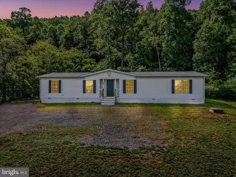 46 Dead End Ln, Martinsburg, WV 25403