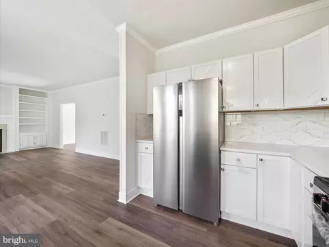 Kitchen - 526 Colston Dr, Falling Waters, WV 25419 photo 4 of 4