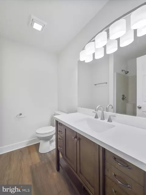 Bath - 526 Colston Dr, Falling Waters, WV 25419 photo 2 of 4