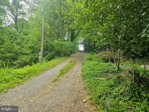 250 Burnside Dr, Falling Waters, WV 25419 photo 3
