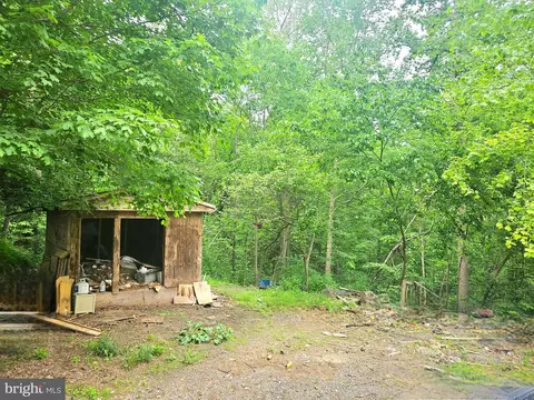 250 Burnside Dr, Falling Waters, WV 25419 photo 28