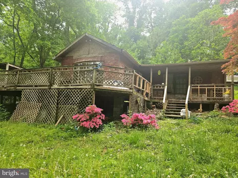 250 Burnside Dr, Falling Waters, WV 25419 photo 2