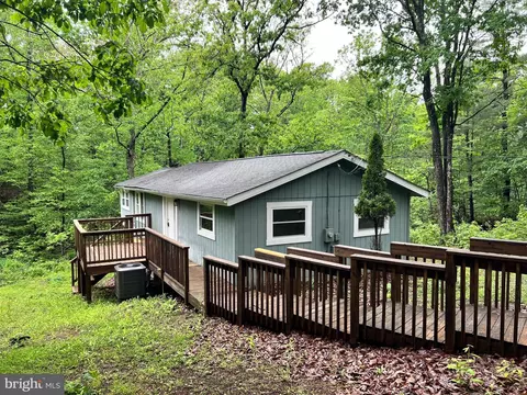 129 Raccoon Ln, Gerrardstown, WV 25420