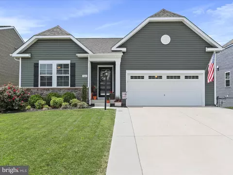 164 Stager Ave, Falling Waters, WV 25419