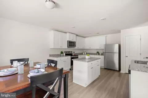 Kitchen - 259 Headwaters Dr, Falling Waters, WV 25419 photo 1 of 2