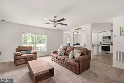 Entry Way - 259 Headwaters Dr, Falling Waters, WV 25419 photo 4 of 7