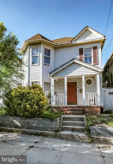 320 W Race St, Martinsburg, WV 25401
