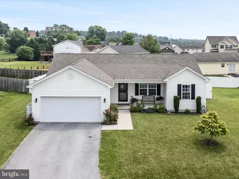 94 Twickenham Dr, Martinsburg, WV 25403