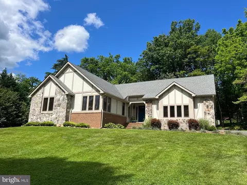 457 Castanea Dr, Martinsburg, WV 25403