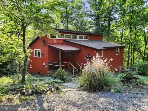 600 Cabin Dr, Hedgesville, WV 25427