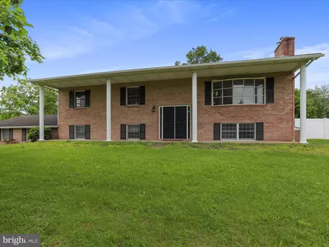 136 Kimberly Dr, Martinsburg, WV 25404