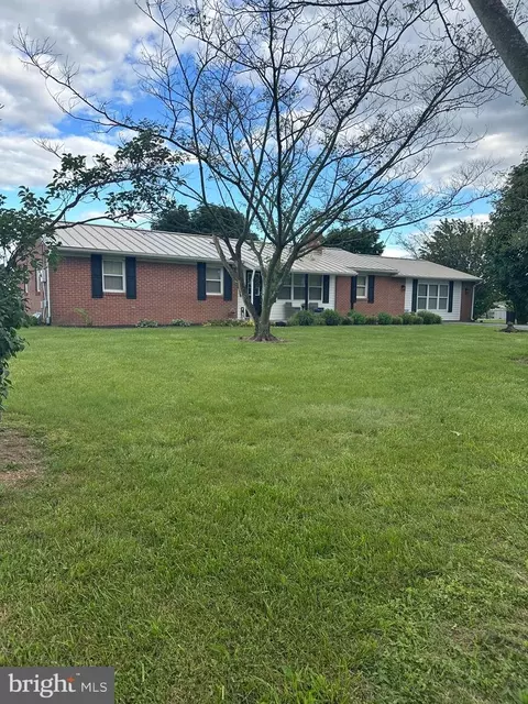 1267 Dominion Rd, Gerrardstown, WV 25420