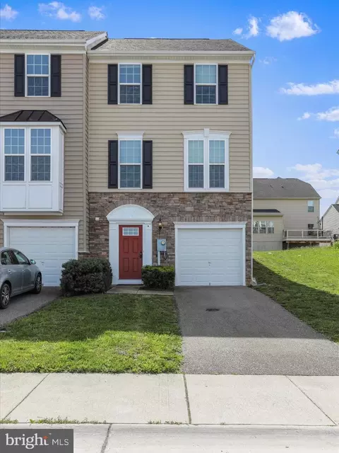 100 Norwood Dr, Falling Waters, WV 25419