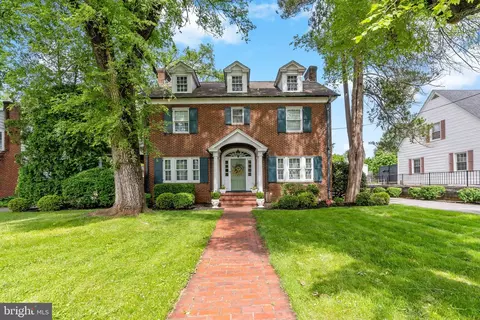 105 S Red Hill Rd, Martinsburg, WV 25401