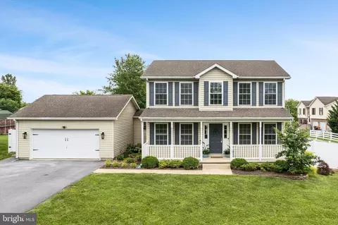 93 Saccharin Ln, Bunker Hill, WV 25413