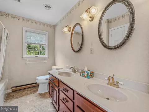 Bath - 182 Humphrey Ln, Falling Waters, WV 25419 photo 4 of 4