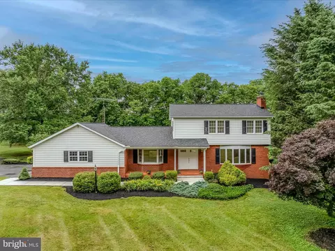 182 Humphrey Ln, Falling Waters, WV 25419
