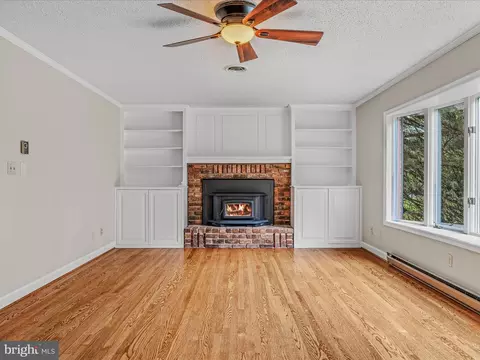 Living - 182 Humphrey Ln, Falling Waters, WV 25419 photo 4 of 9