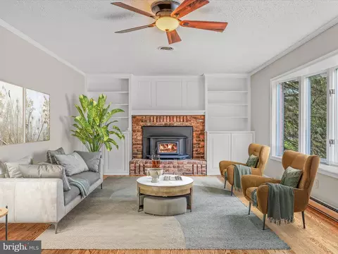 Living - 182 Humphrey Ln, Falling Waters, WV 25419 photo 3 of 9