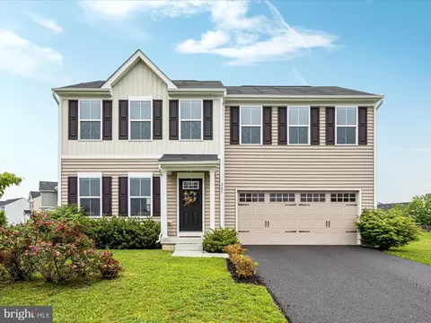 225 Norfolk Ln, Martinsburg, WV 25405