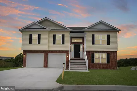 233 Finney Dr, Martinsburg, WV 25405
