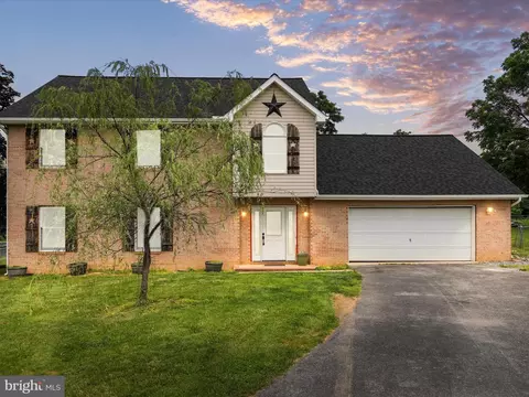 121 Defense Ct, Hedgesville, WV 25427