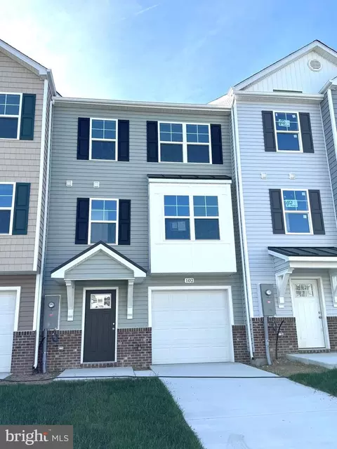 102 Moses Dr, Martinsburg, WV 25405