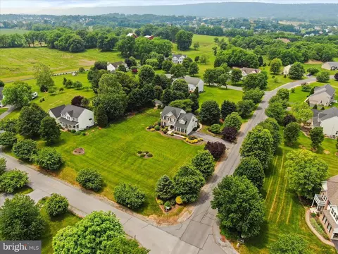 20 Cobblestone Ct, Martinsburg, WV 25403